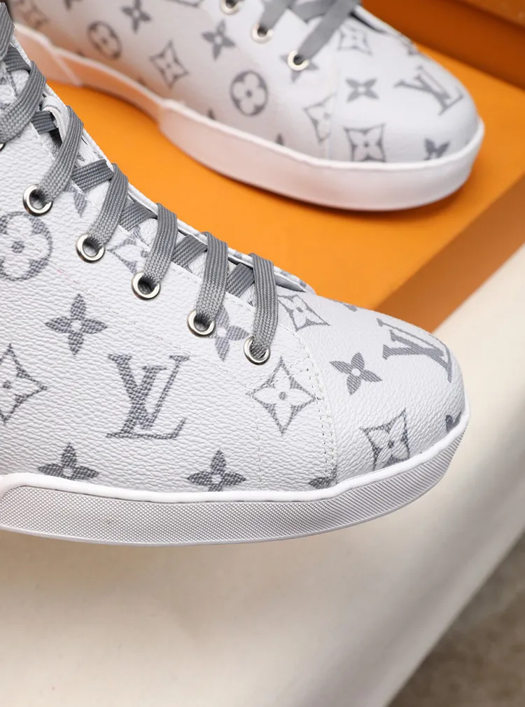 Factory price: 400💰【LV】Official website popular series 🇮🇹🇮🇹1:1 production, selected high-end imported imitation sheepskin lining sheepskin pads, matched with Louis Vuitton Monogram Ecli men's shoes 💰se canvas and pure white rubber soles, extremely simple design, perfect interpretation of the latest inspiration for shoes, classic and fashionable integration, 🔍🔍high quality, worthy of your possession. The bottom car thread will never be unglued. Sellers are welcome to sell as shown in the picture above. We can send one piece on behalf of you. Number of yards: 38-44 (45 yards can be customized)